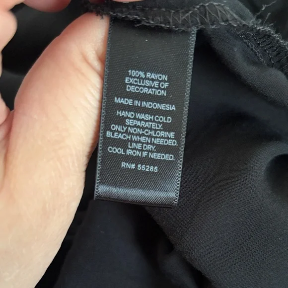 Express Elegant Black Blouse - Picture 7 of 7